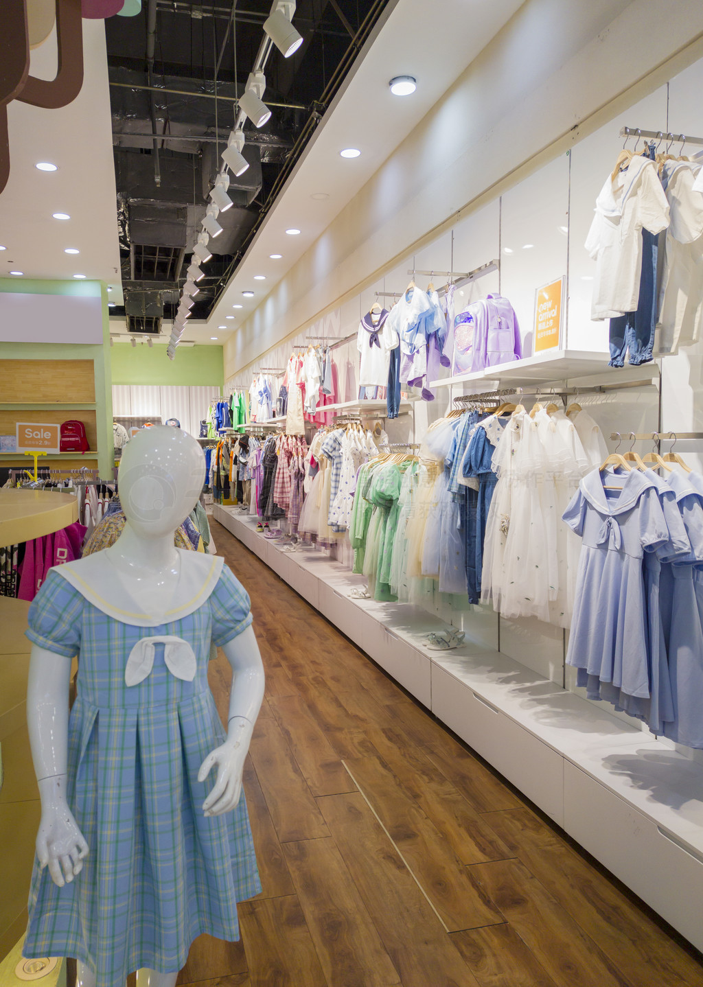 兒童服裝專(zhuān)柜素材產(chǎn)品實(shí)拍免費(fèi)下載_jpg格式_3000像素_編號(hào)44063654